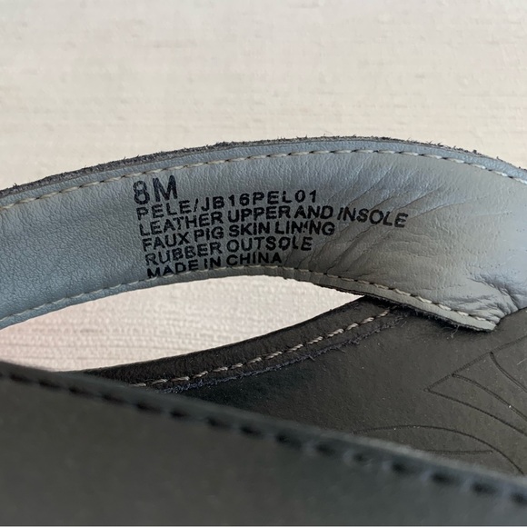 Jambu JBU Pele Black Leather
Flip Flop Thong Flat Sandals Woman’s 8M - Picture 8 of 8